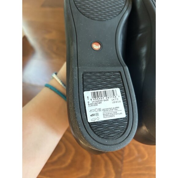 CLARKS Women's Un Darcey Black Leather Flats Closed Toe NEW Sz 9.5 M - Picture 7 of 9